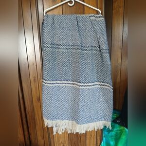 Chic Blue and White Tweed Scaf